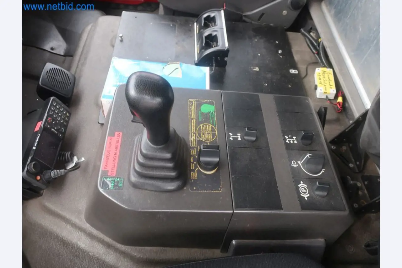 Zakłady produkcji i magazynowania mineralnych produktów olejowych, jak również surowców i produktów gotowych do produkcji smarów.-13