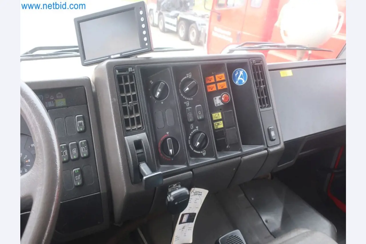 Zakłady produkcji i magazynowania mineralnych produktów olejowych, jak również surowców i produktów gotowych do produkcji smarów.-14