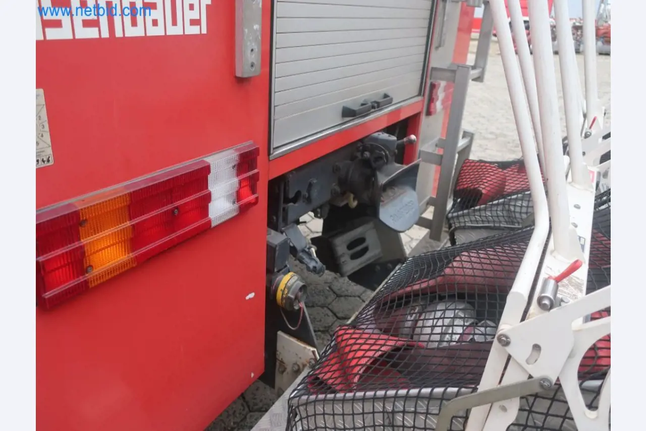 Zakłady produkcji i magazynowania mineralnych produktów olejowych, jak również surowców i produktów gotowych do produkcji smarów.-8