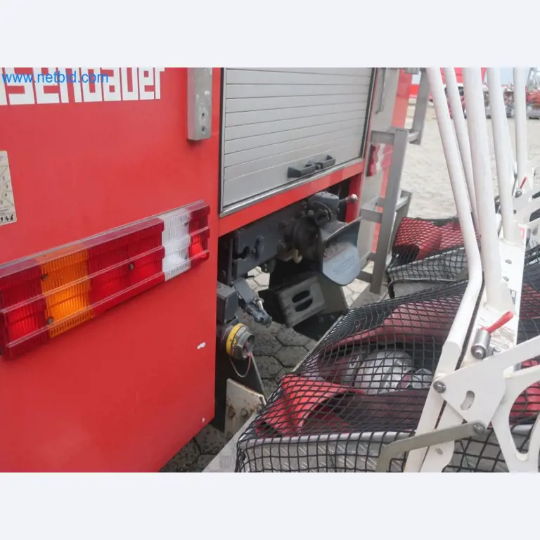 Zakłady produkcji i magazynowania mineralnych produktów olejowych, jak również surowców i produktów gotowych do produkcji smarów.-8