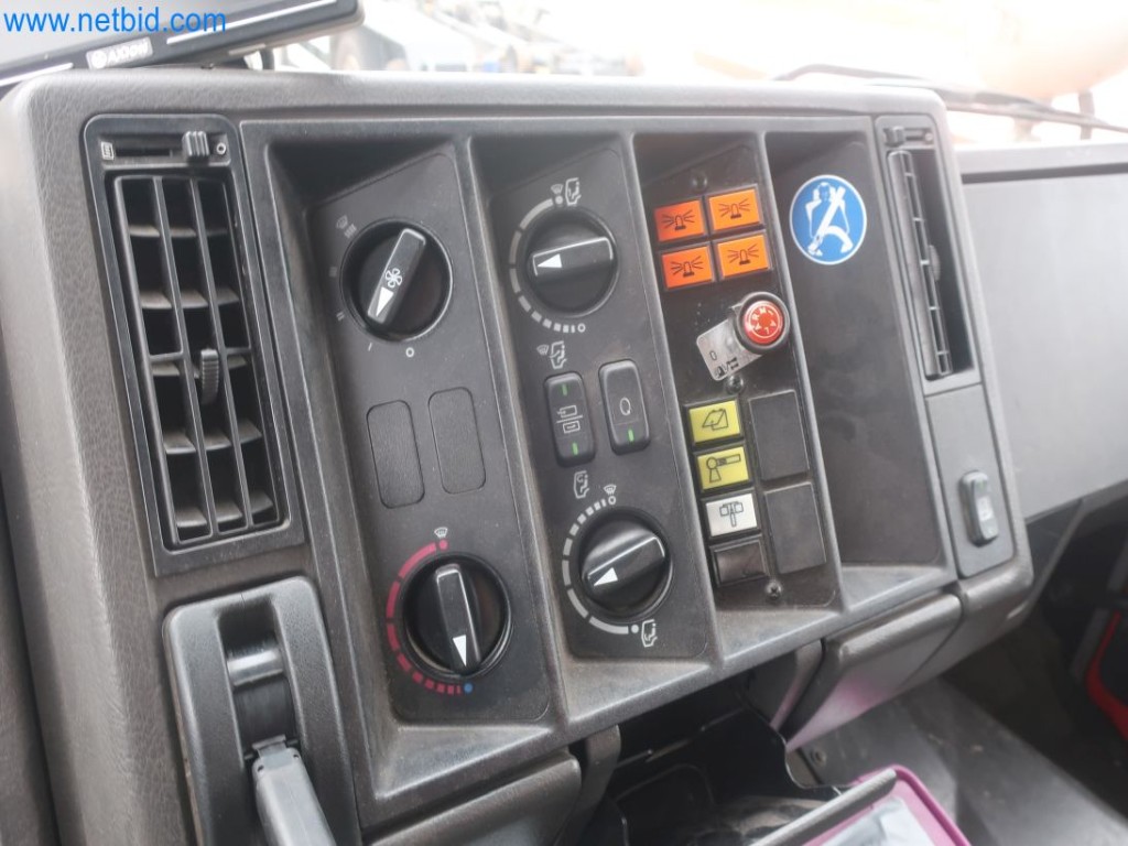 Plants for the production and storage of mineral oil products as well as input and finished products for the production of lubricants-16