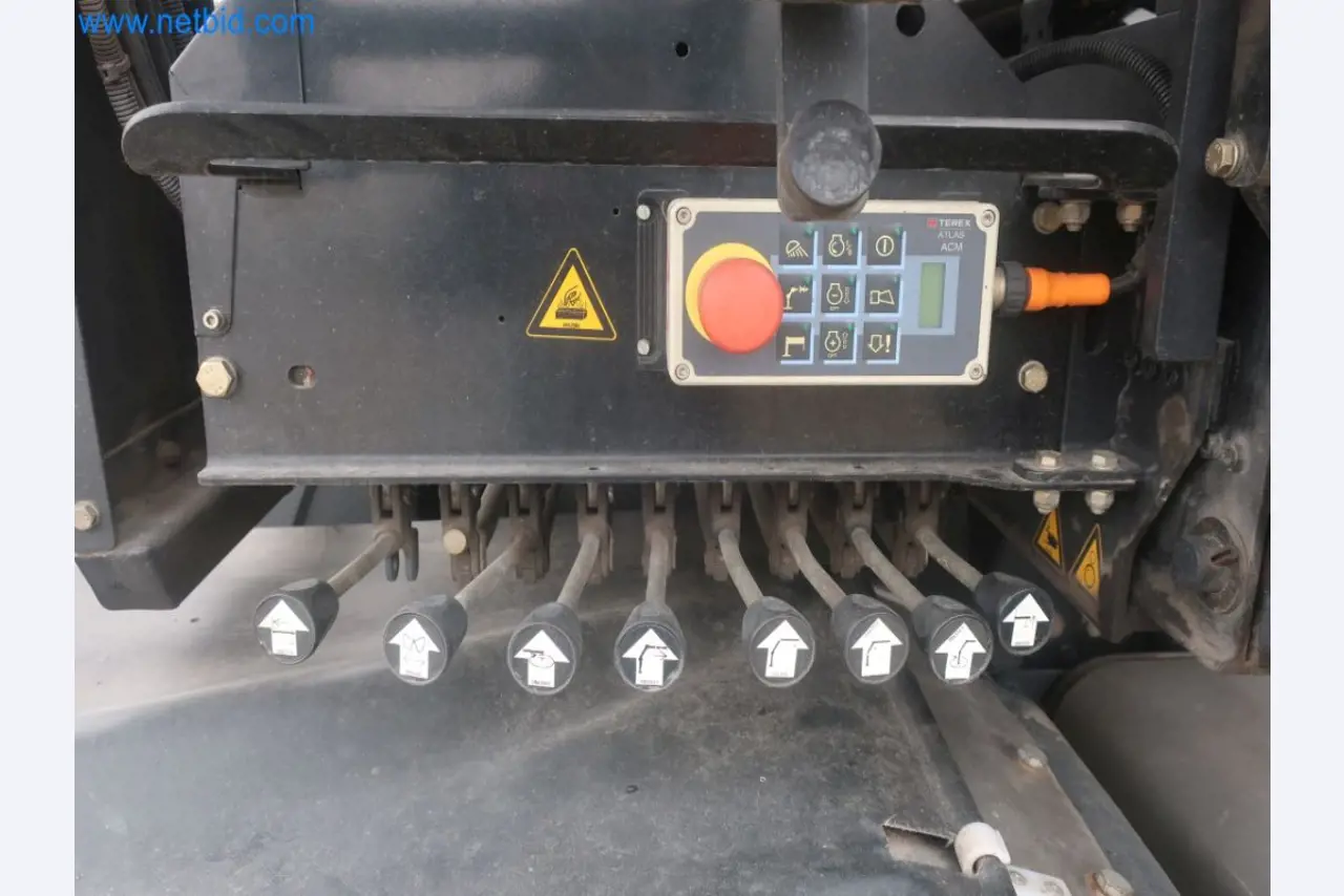 Zakłady produkcji i magazynowania mineralnych produktów olejowych, jak również surowców i produktów gotowych do produkcji smarów.-10