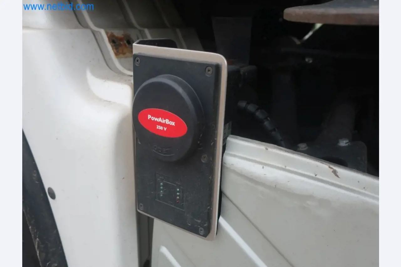 Zakłady produkcji i magazynowania mineralnych produktów olejowych, jak również surowców i produktów gotowych do produkcji smarów.-14