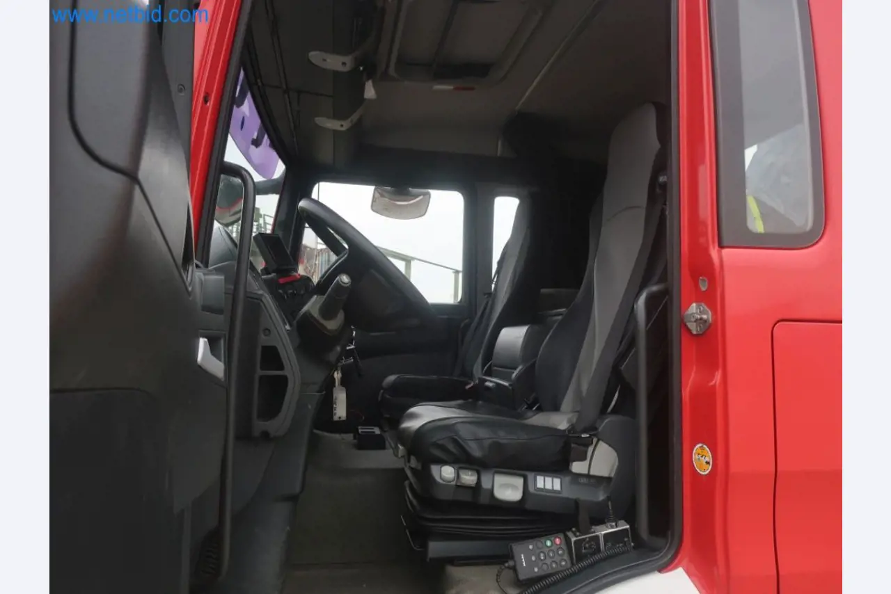 Zakłady produkcji i magazynowania mineralnych produktów olejowych, jak również surowców i produktów gotowych do produkcji smarów.-15