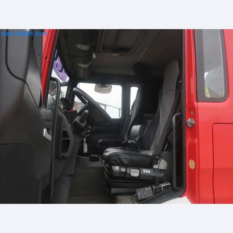 Zakłady produkcji i magazynowania mineralnych produktów olejowych, jak również surowców i produktów gotowych do produkcji smarów.-15