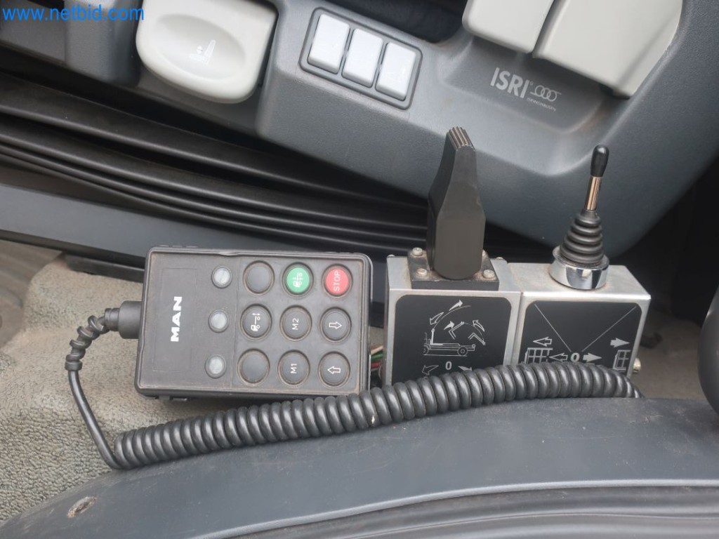 Plants for the production and storage of mineral oil products as well as input and finished products for the production of lubricants-16