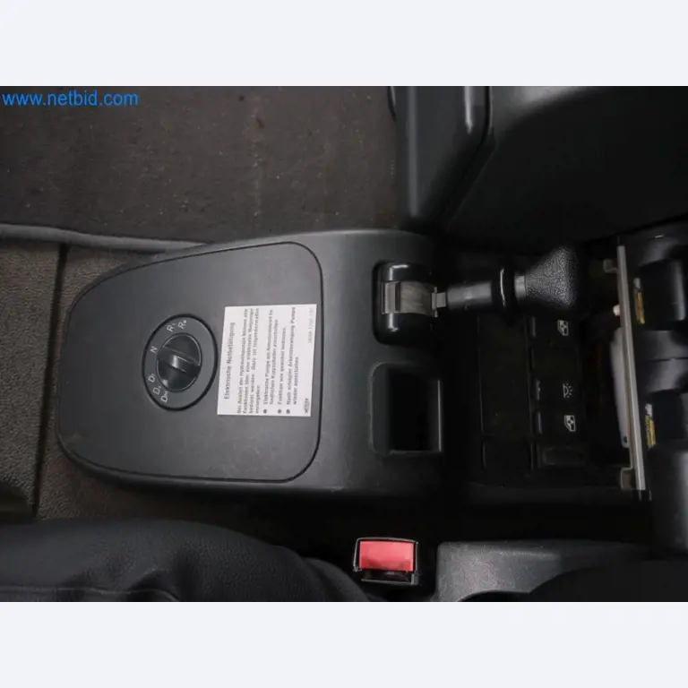 Zakłady produkcji i magazynowania mineralnych produktów olejowych, jak również surowców i produktów gotowych do produkcji smarów.-19