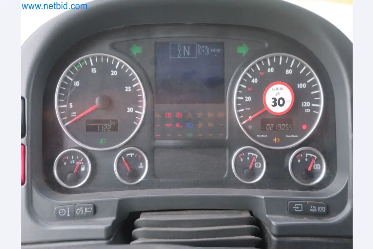 Zakłady produkcji i magazynowania mineralnych produktów olejowych, jak również surowców i produktów gotowych do produkcji smarów.-22