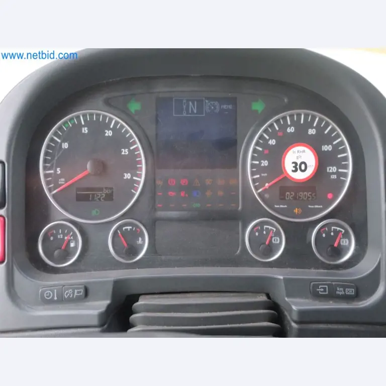 Zakłady produkcji i magazynowania mineralnych produktów olejowych, jak również surowców i produktów gotowych do produkcji smarów.-22