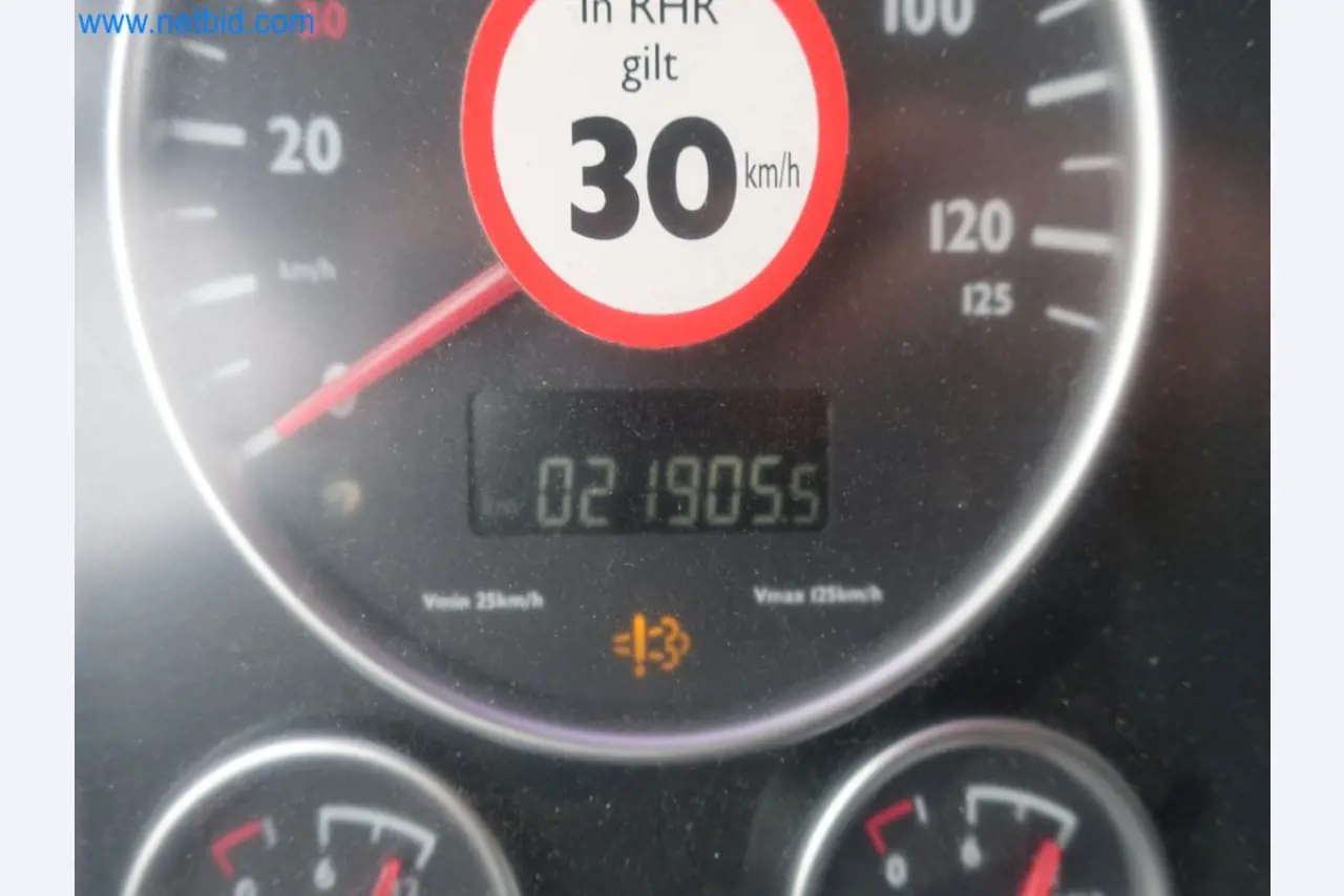 Zakłady produkcji i magazynowania mineralnych produktów olejowych, jak również surowców i produktów gotowych do produkcji smarów.-23