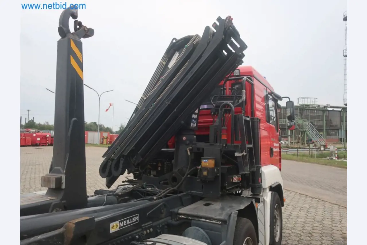 Zakłady produkcji i magazynowania mineralnych produktów olejowych, jak również surowców i produktów gotowych do produkcji smarów.-9