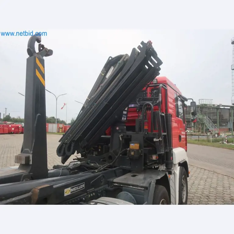 Zakłady produkcji i magazynowania mineralnych produktów olejowych, jak również surowców i produktów gotowych do produkcji smarów.-9