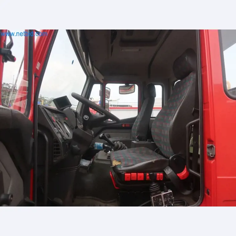 Zakłady produkcji i magazynowania mineralnych produktów olejowych, jak również surowców i produktów gotowych do produkcji smarów.-6