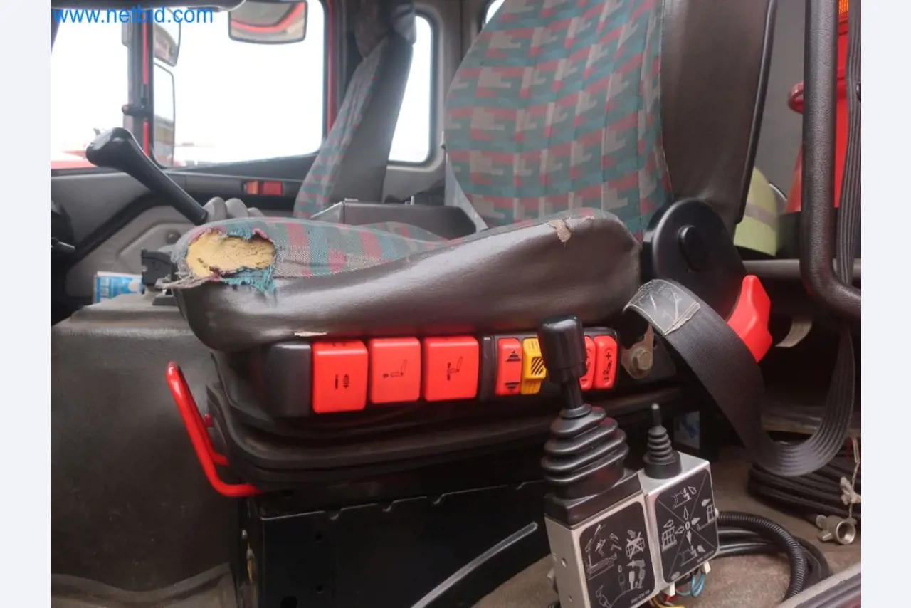 Zakłady produkcji i magazynowania mineralnych produktów olejowych, jak również surowców i produktów gotowych do produkcji smarów.-8