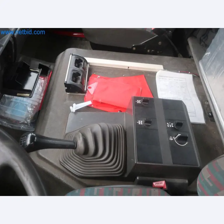 Zakłady produkcji i magazynowania mineralnych produktów olejowych, jak również surowców i produktów gotowych do produkcji smarów.-9