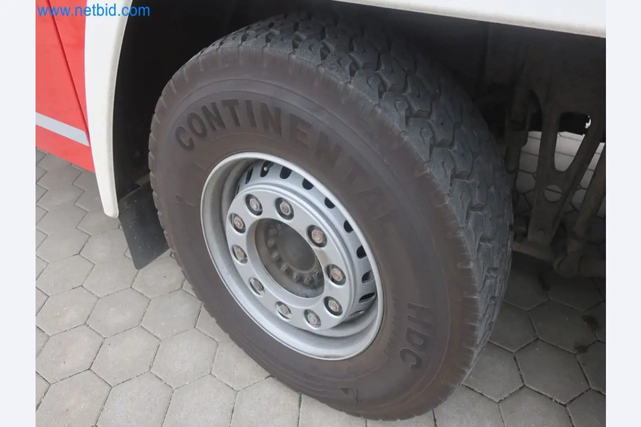 Zakłady produkcji i magazynowania mineralnych produktów olejowych, jak również surowców i produktów gotowych do produkcji smarów.-17