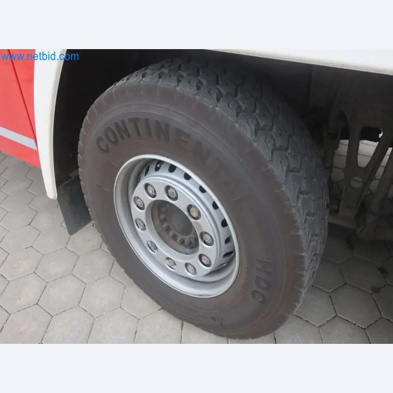 Zakłady produkcji i magazynowania mineralnych produktów olejowych, jak również surowców i produktów gotowych do produkcji smarów.-17