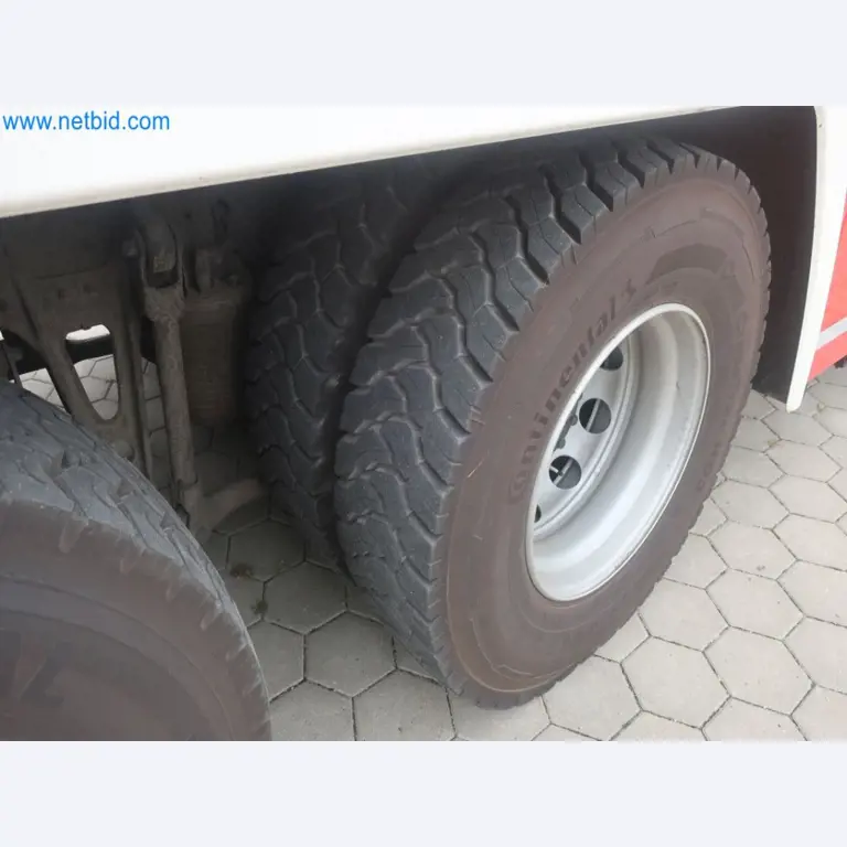 Zakłady produkcji i magazynowania mineralnych produktów olejowych, jak również surowców i produktów gotowych do produkcji smarów.-18