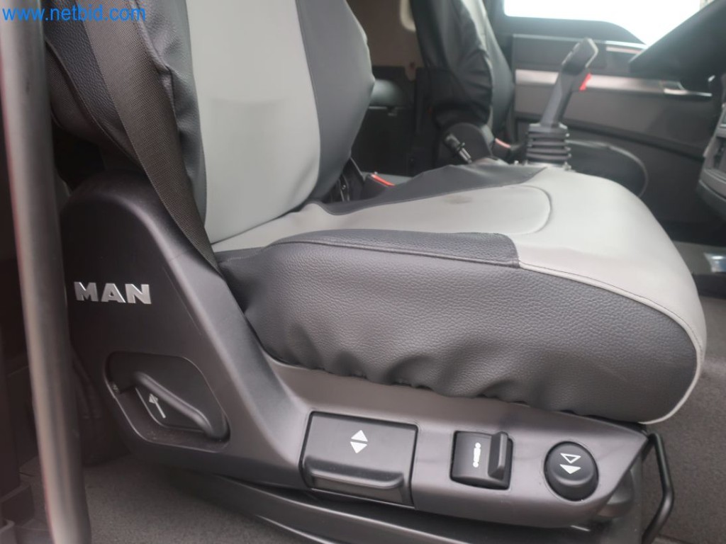 Plants for the production and storage of mineral oil products as well as input and finished products for the production of lubricants-25