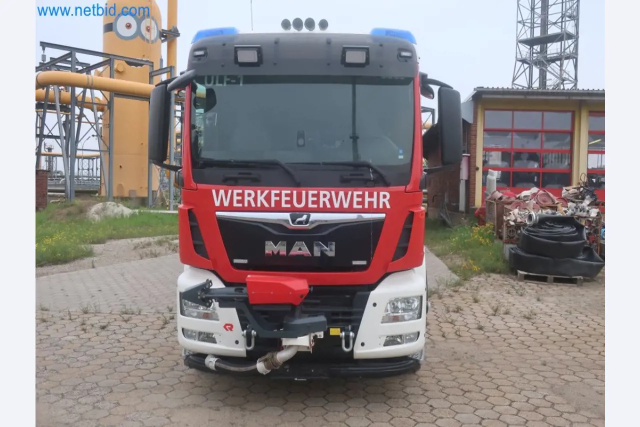 Zakłady produkcji i magazynowania mineralnych produktów olejowych, jak również surowców i produktów gotowych do produkcji smarów.-2