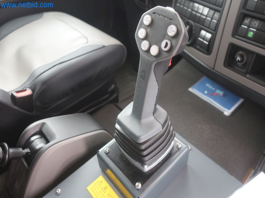 Plants for the production and storage of mineral oil products as well as input and finished products for the production of lubricants-30