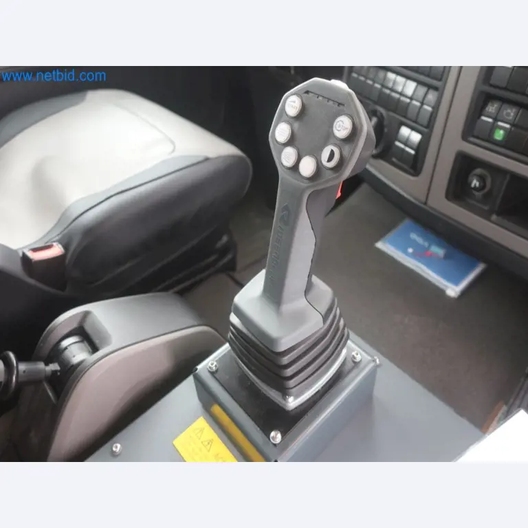 Zakłady produkcji i magazynowania mineralnych produktów olejowych, jak również surowców i produktów gotowych do produkcji smarów.-30