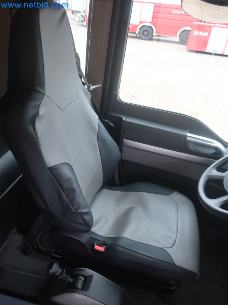 Plants for the production and storage of mineral oil products as well as input and finished products for the production of lubricants-31