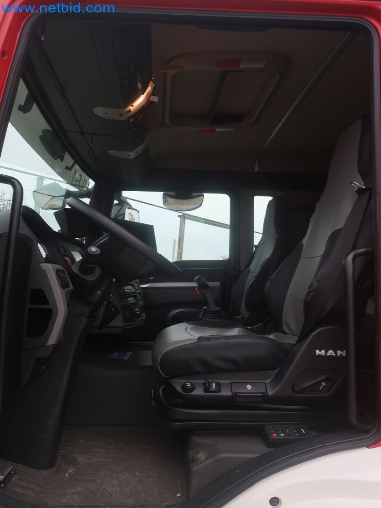 Plants for the production and storage of mineral oil products as well as input and finished products for the production of lubricants-37