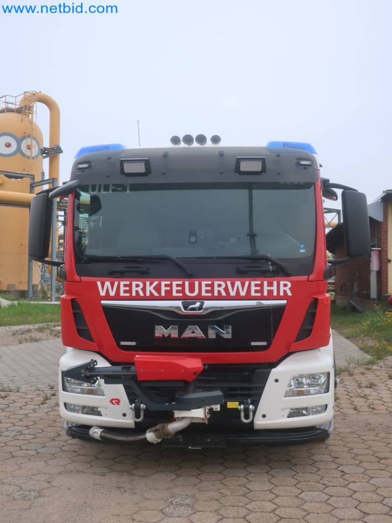 Plants for the production and storage of mineral oil products as well as input and finished products for the production of lubricants-3