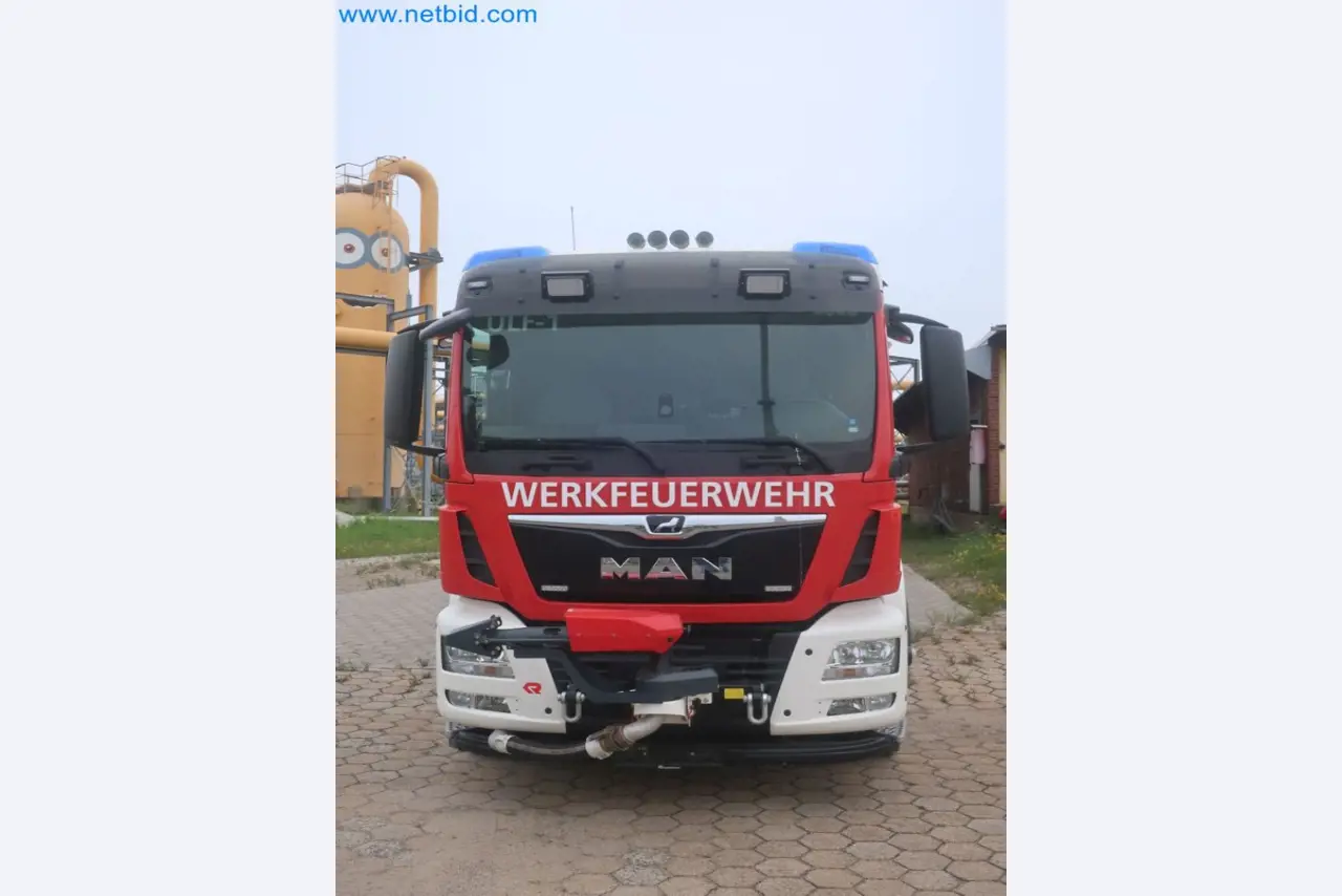 Zakłady produkcji i magazynowania mineralnych produktów olejowych, jak również surowców i produktów gotowych do produkcji smarów.-3