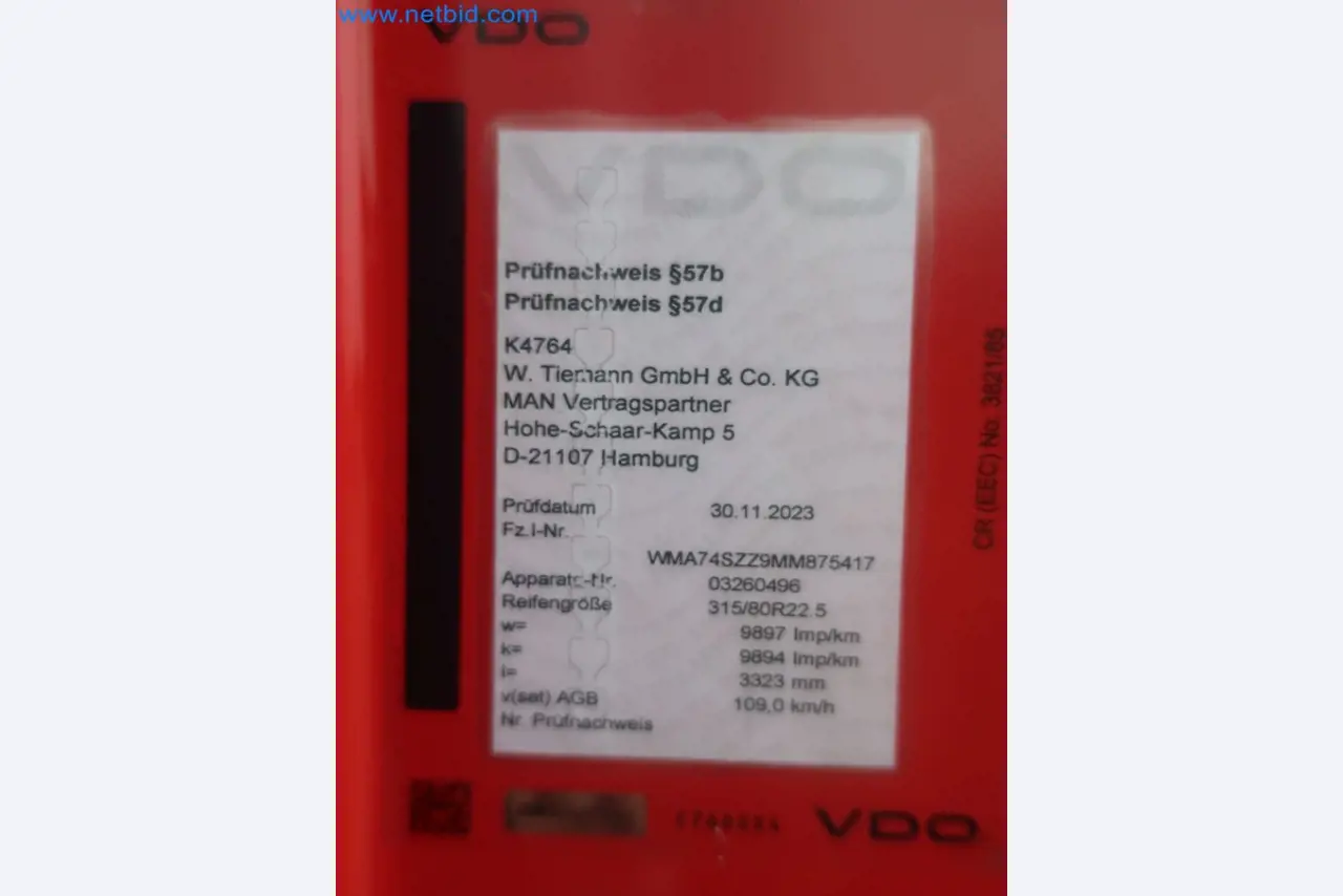 Zakłady produkcji i magazynowania mineralnych produktów olejowych, jak również surowców i produktów gotowych do produkcji smarów.-43