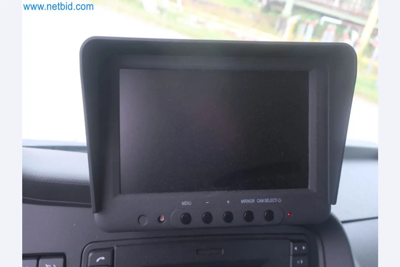 Zakłady produkcji i magazynowania mineralnych produktów olejowych, jak również surowców i produktów gotowych do produkcji smarów.-45