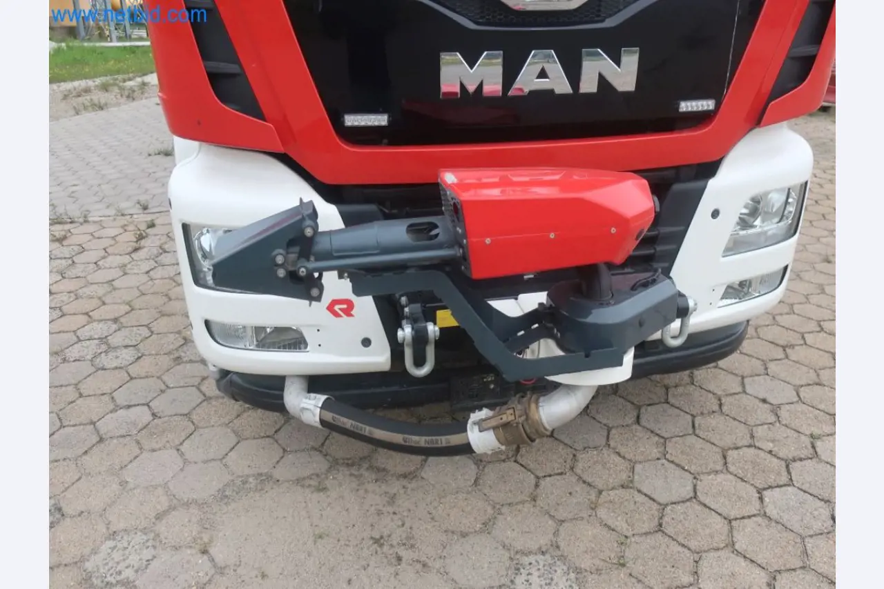 Zakłady produkcji i magazynowania mineralnych produktów olejowych, jak również surowców i produktów gotowych do produkcji smarów.-4