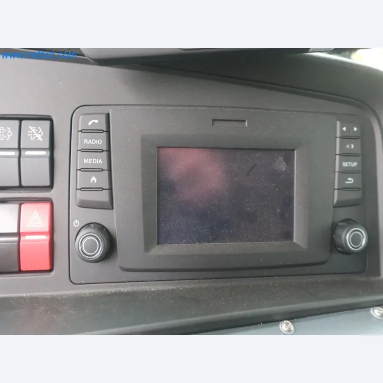 Zakłady produkcji i magazynowania mineralnych produktów olejowych, jak również surowców i produktów gotowych do produkcji smarów.-50