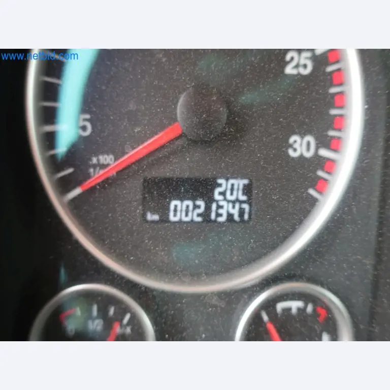 Zakłady produkcji i magazynowania mineralnych produktów olejowych, jak również surowców i produktów gotowych do produkcji smarów.-54