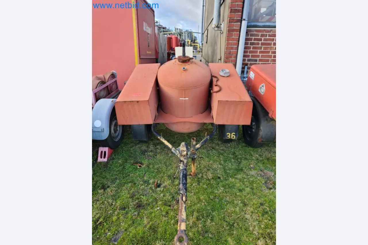 Zakłady produkcji i magazynowania mineralnych produktów olejowych, jak również surowców i produktów gotowych do produkcji smarów.-2