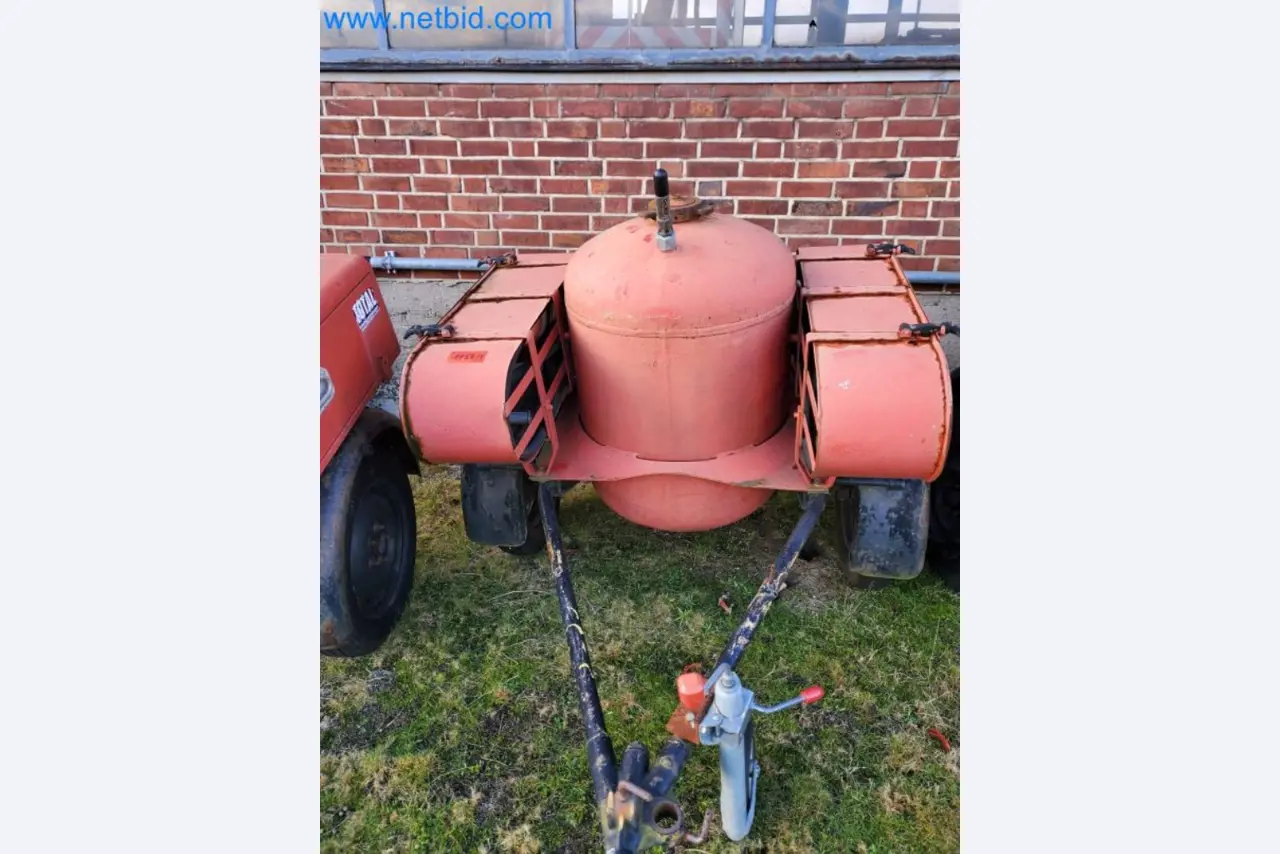 Zakłady produkcji i magazynowania mineralnych produktów olejowych, jak również surowców i produktów gotowych do produkcji smarów.-4