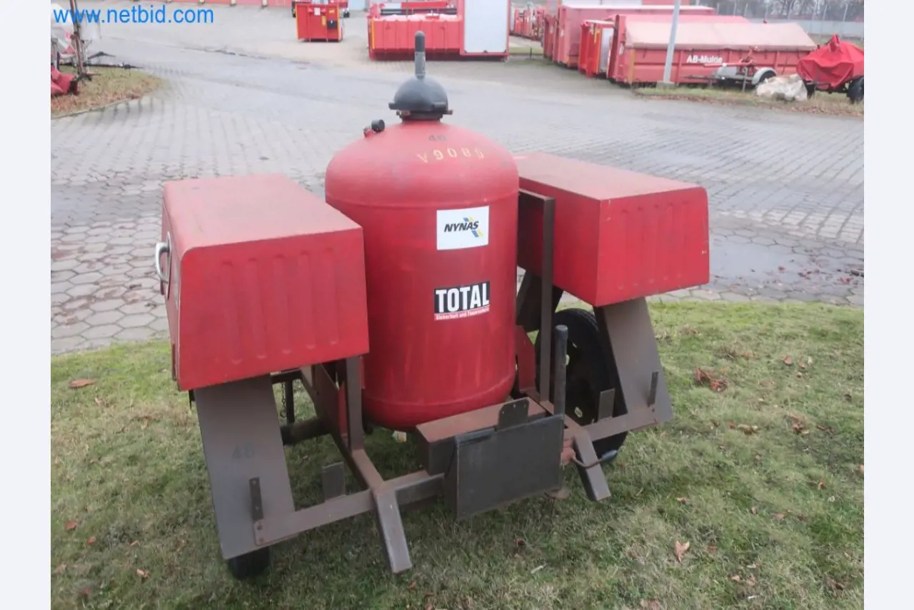 Installations pour la fabrication et le stockage de produits pétroliers ainsi que de produits d'alimentation et de produits finis pour la fabrication de lubrifiants-2