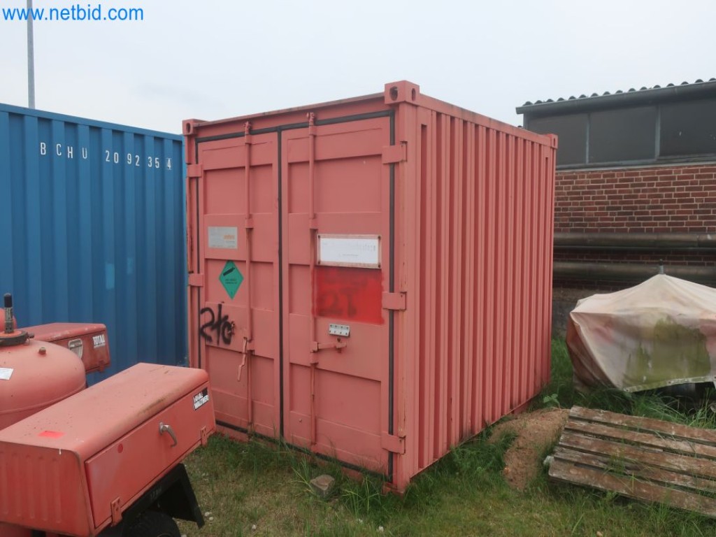 Magazinbestände, Rohöl-/Gas-Öl-/Einsatzpumpen sowie Betriebsausstattung einer Raffinerie-1