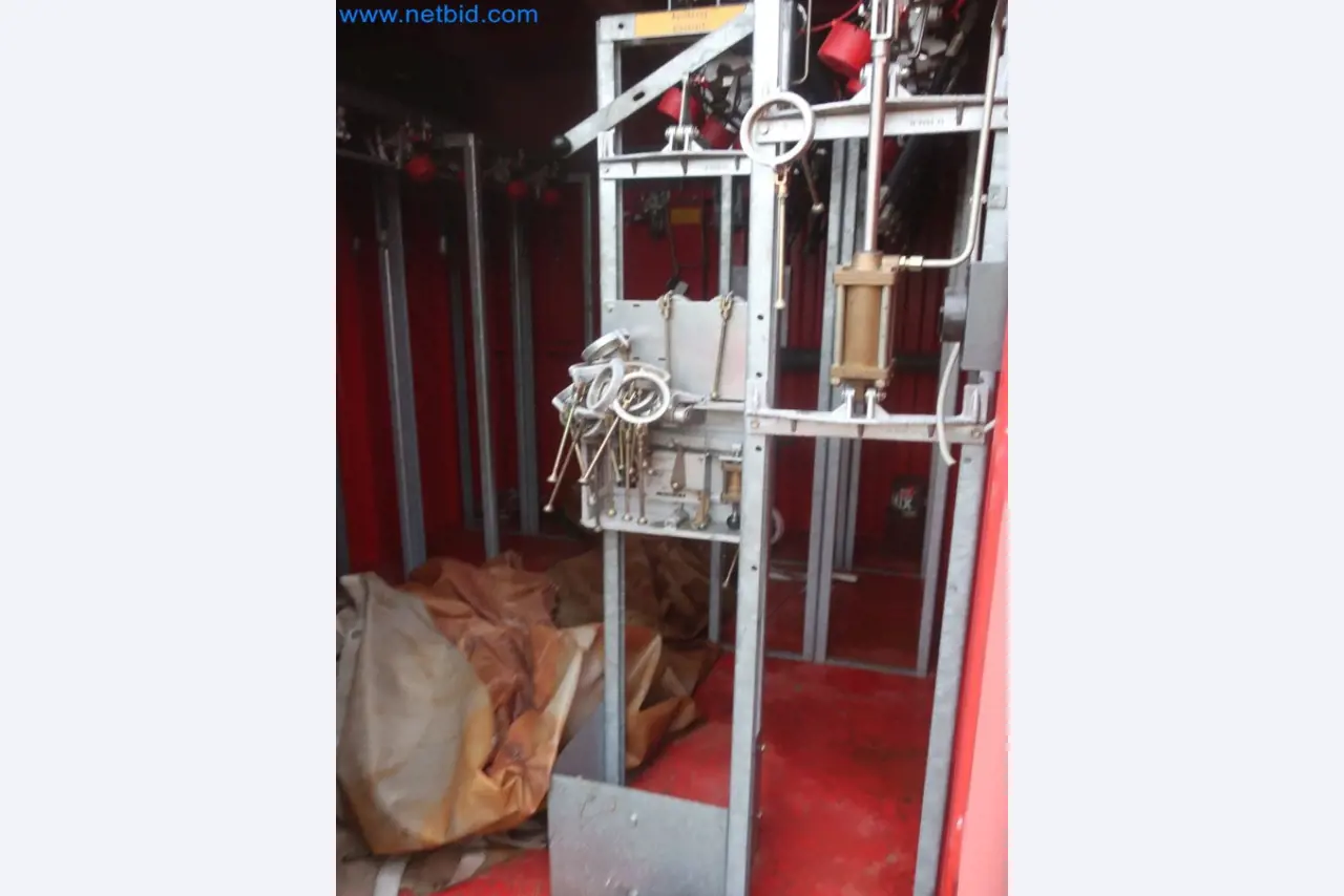 Zakłady produkcji i magazynowania mineralnych produktów olejowych, jak również surowców i produktów gotowych do produkcji smarów.-3