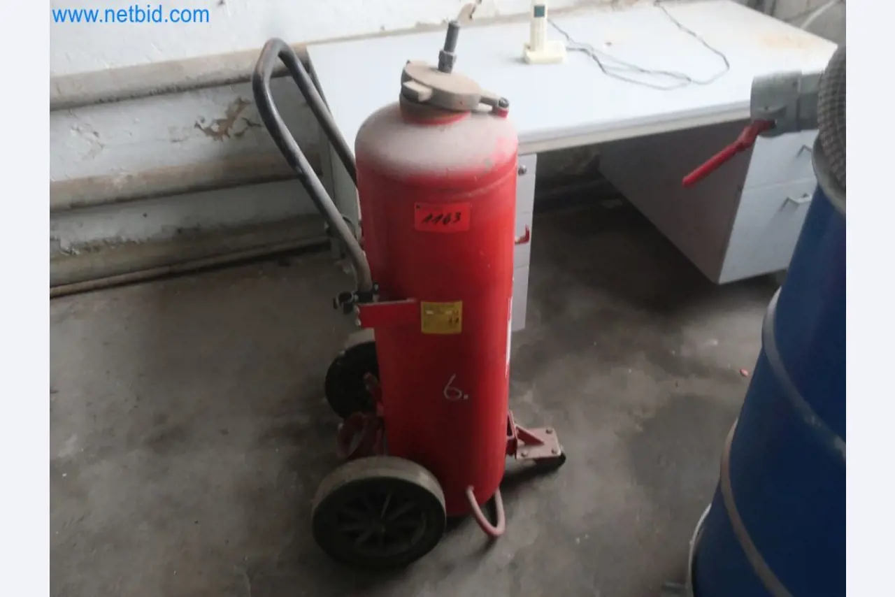 Závody na výrobu a skladování produktů z minerálních olejů, jakož i vstupů a hotových výrobků pro výrobu maziv.-1