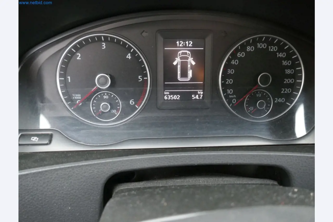 Zakłady produkcji i magazynowania mineralnych produktów olejowych, jak również surowców i produktów gotowych do produkcji smarów.-8