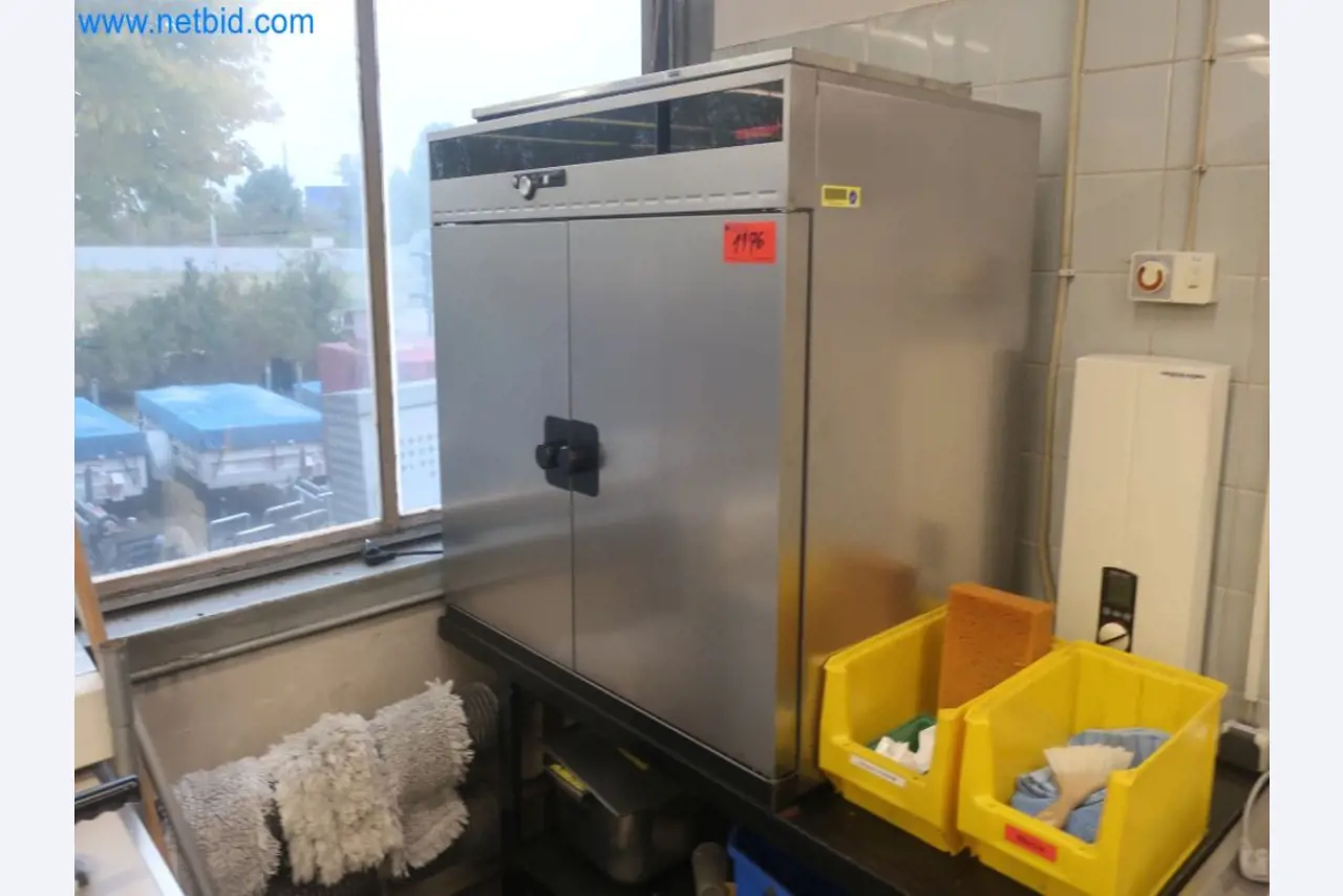 Zakłady produkcji i magazynowania mineralnych produktów olejowych, jak również surowców i produktów gotowych do produkcji smarów.-1