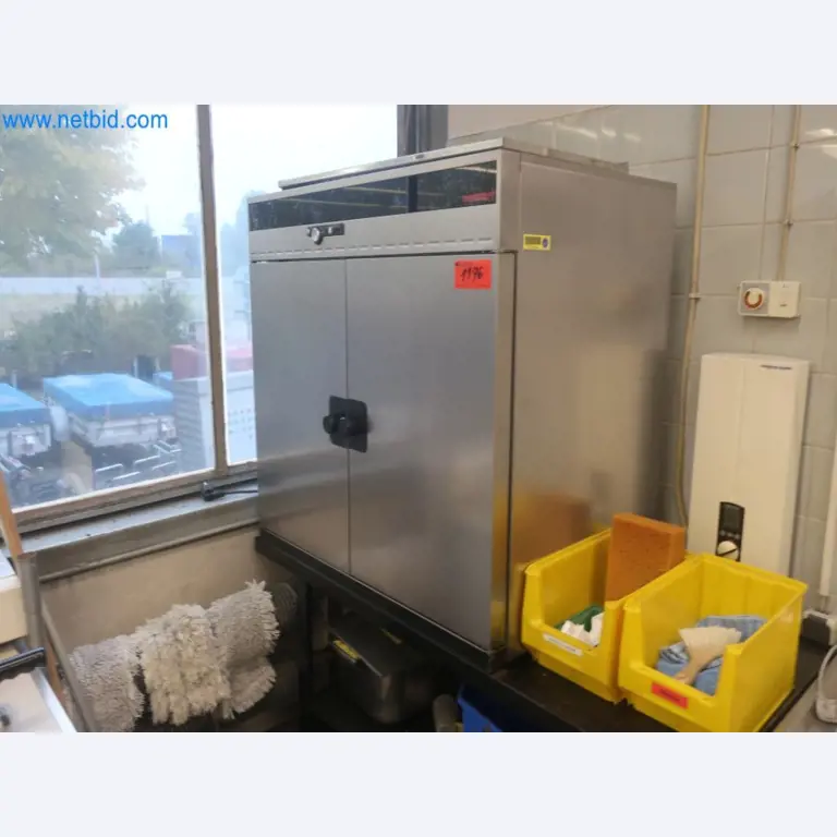 Zakłady produkcji i magazynowania mineralnych produktów olejowych, jak również surowców i produktów gotowych do produkcji smarów.-1