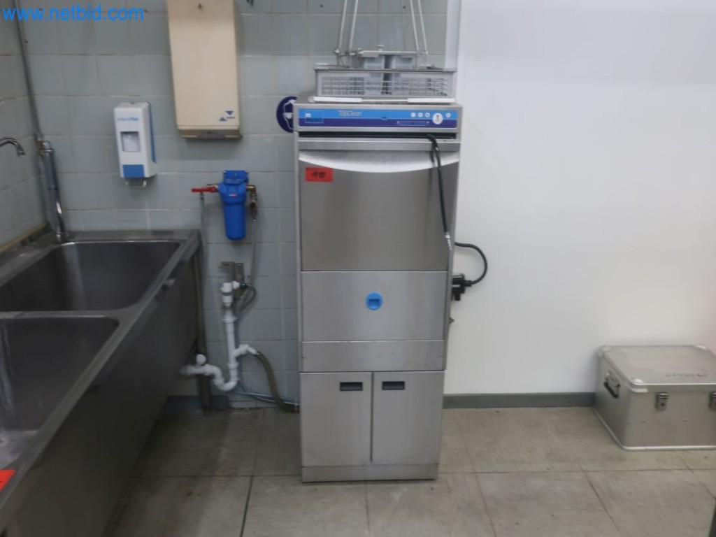 Plants for the production and storage of mineral oil products as well as input and finished products for the production of lubricants-1