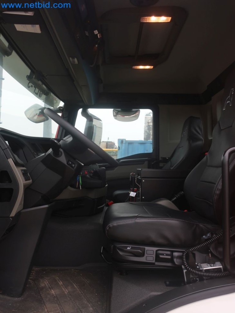 Plants for the production and storage of mineral oil products as well as input and finished products for the production of lubricants-12