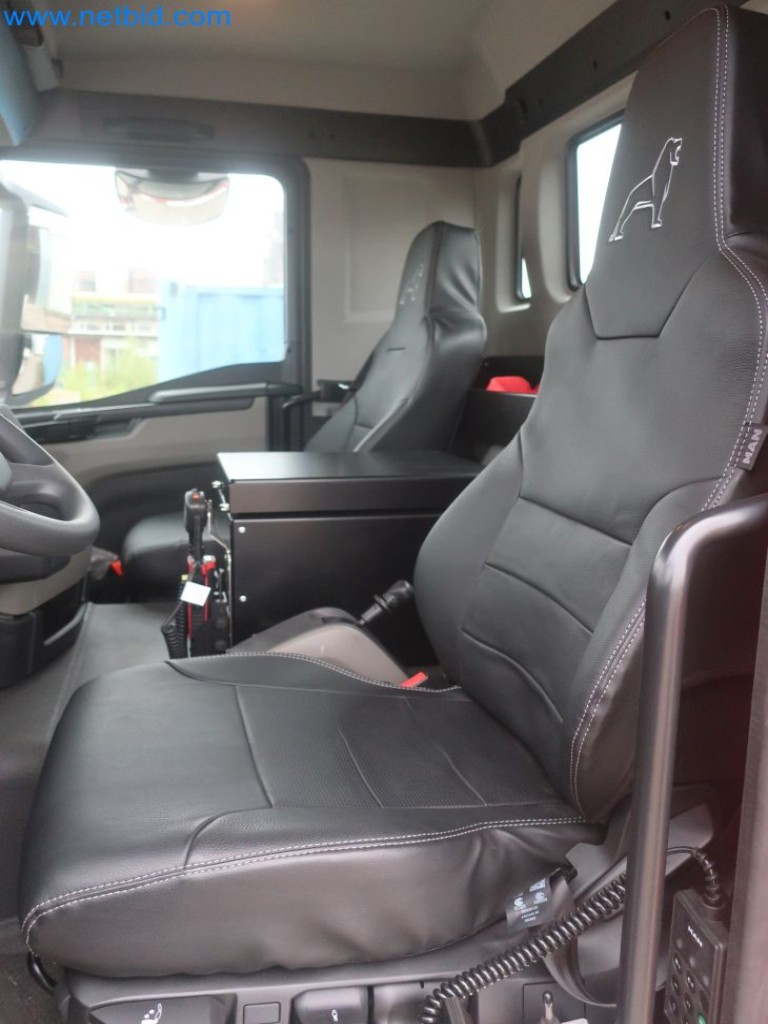 Plants for the production and storage of mineral oil products as well as input and finished products for the production of lubricants-15