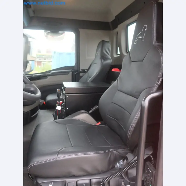 Zakłady produkcji i magazynowania mineralnych produktów olejowych, jak również surowców i produktów gotowych do produkcji smarów.-15