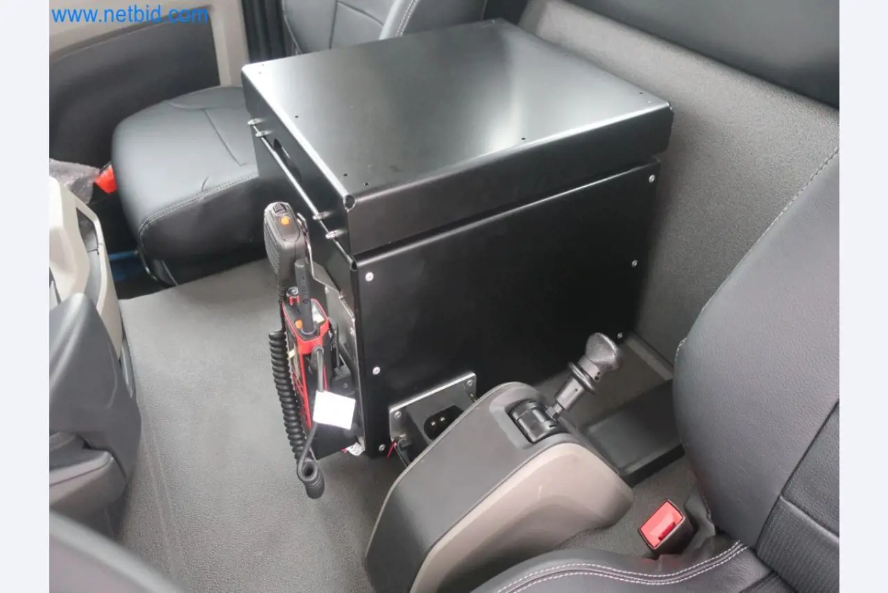 Zakłady produkcji i magazynowania mineralnych produktów olejowych, jak również surowców i produktów gotowych do produkcji smarów.-16