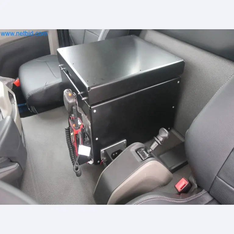 Zakłady produkcji i magazynowania mineralnych produktów olejowych, jak również surowców i produktów gotowych do produkcji smarów.-16